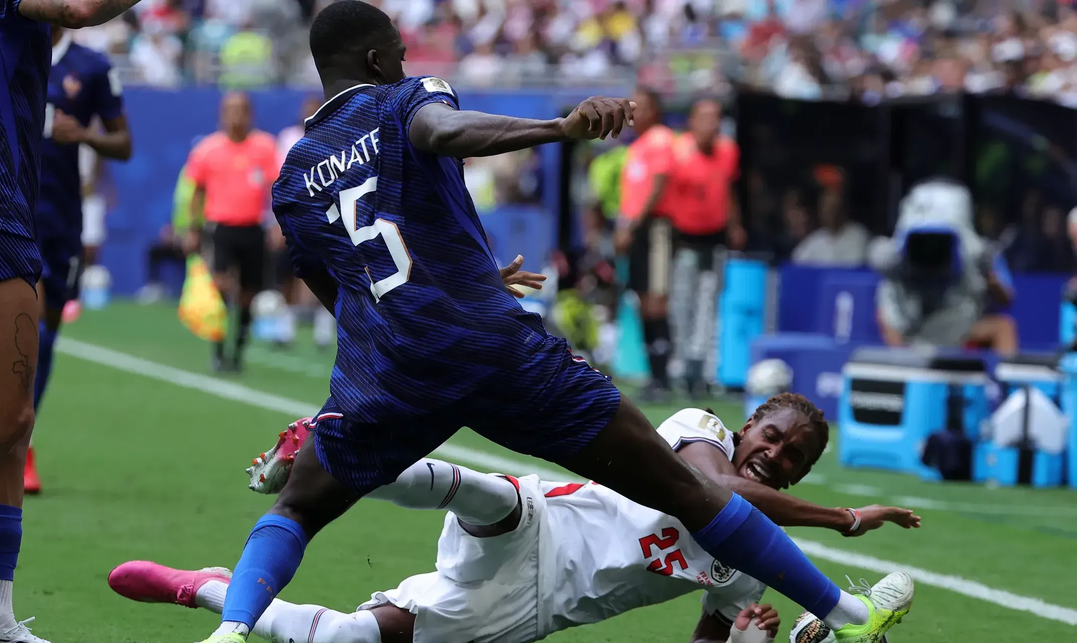 Konaté dá lugar a estreia pela seleção francesa